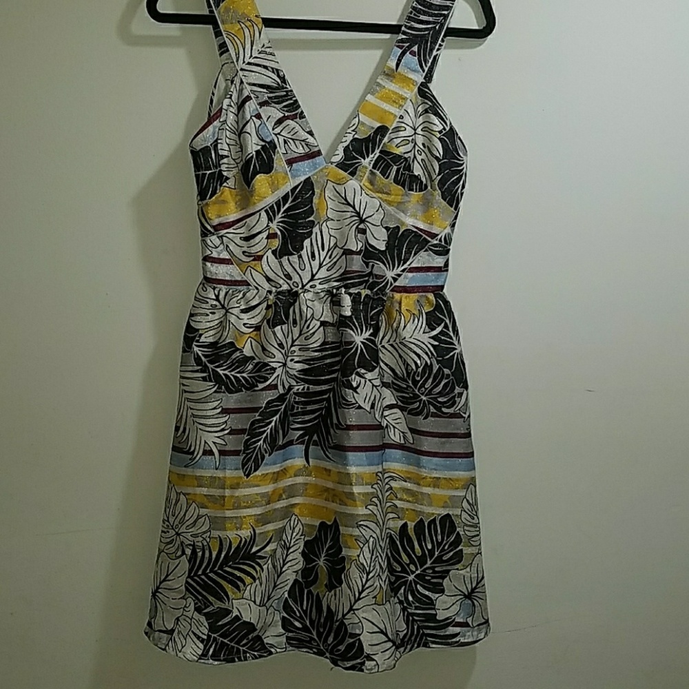 [H&M] Floral V-Neck Dress w/ cut-outs (Sz. 8)